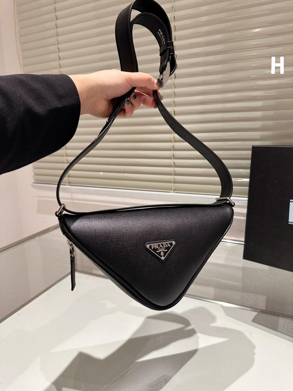 Prada triangle bag 131756