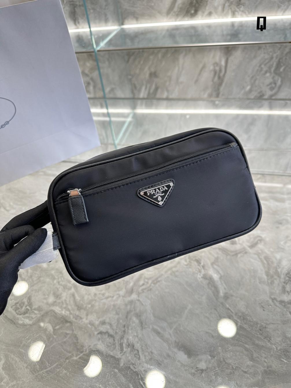 Prada wash bag 131580