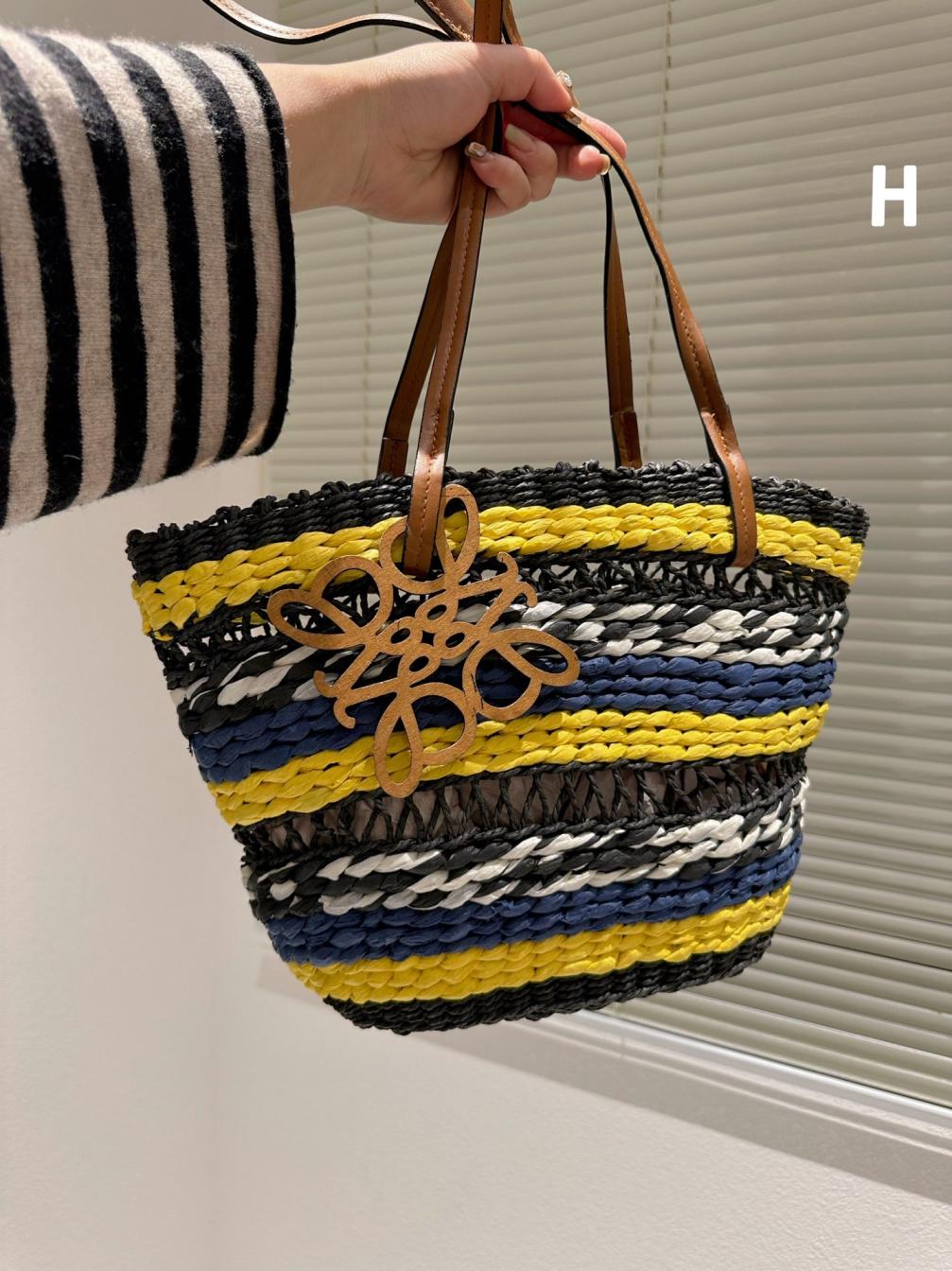 LOEWE Wave hand bag 131362