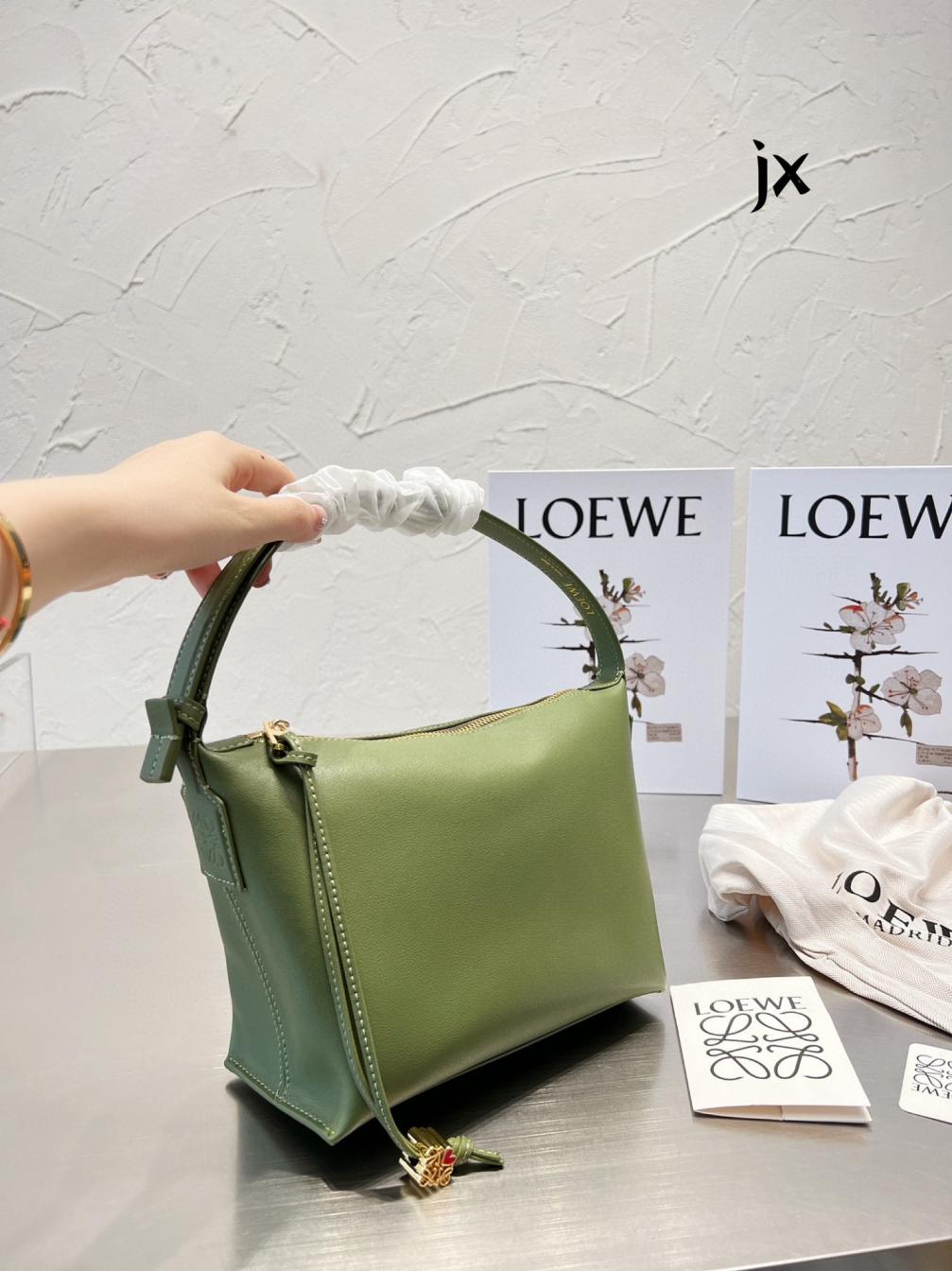 Loewe  22ss cubi bag 131467