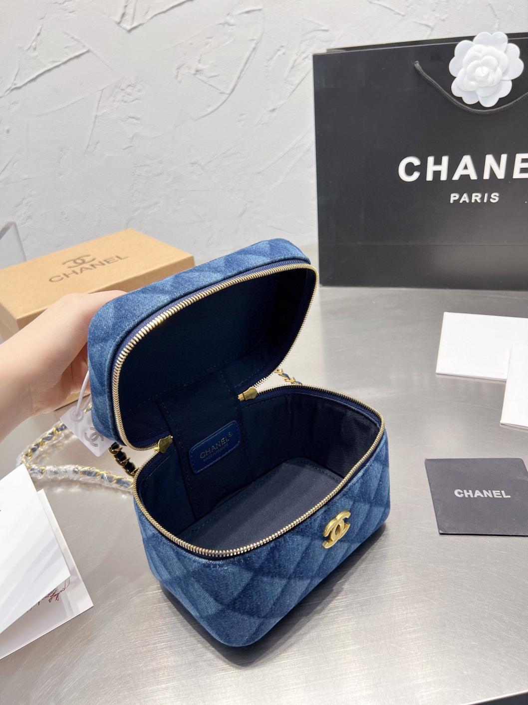 Chanel demin jeans box bag 131298