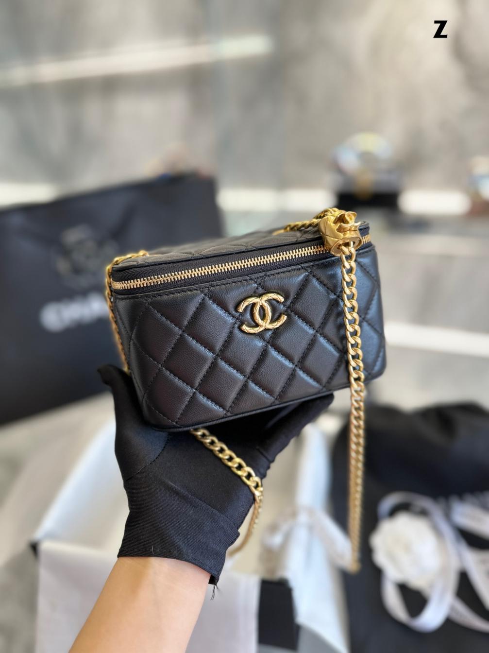 Chanel 22K lambksin box bag