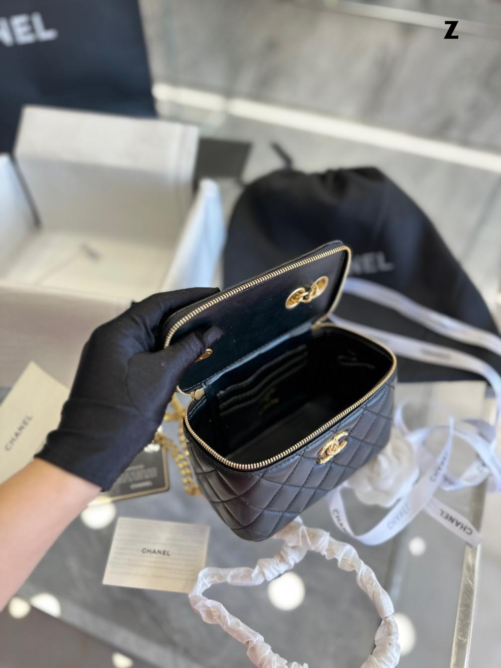 Chanel 22K lambksin box bag