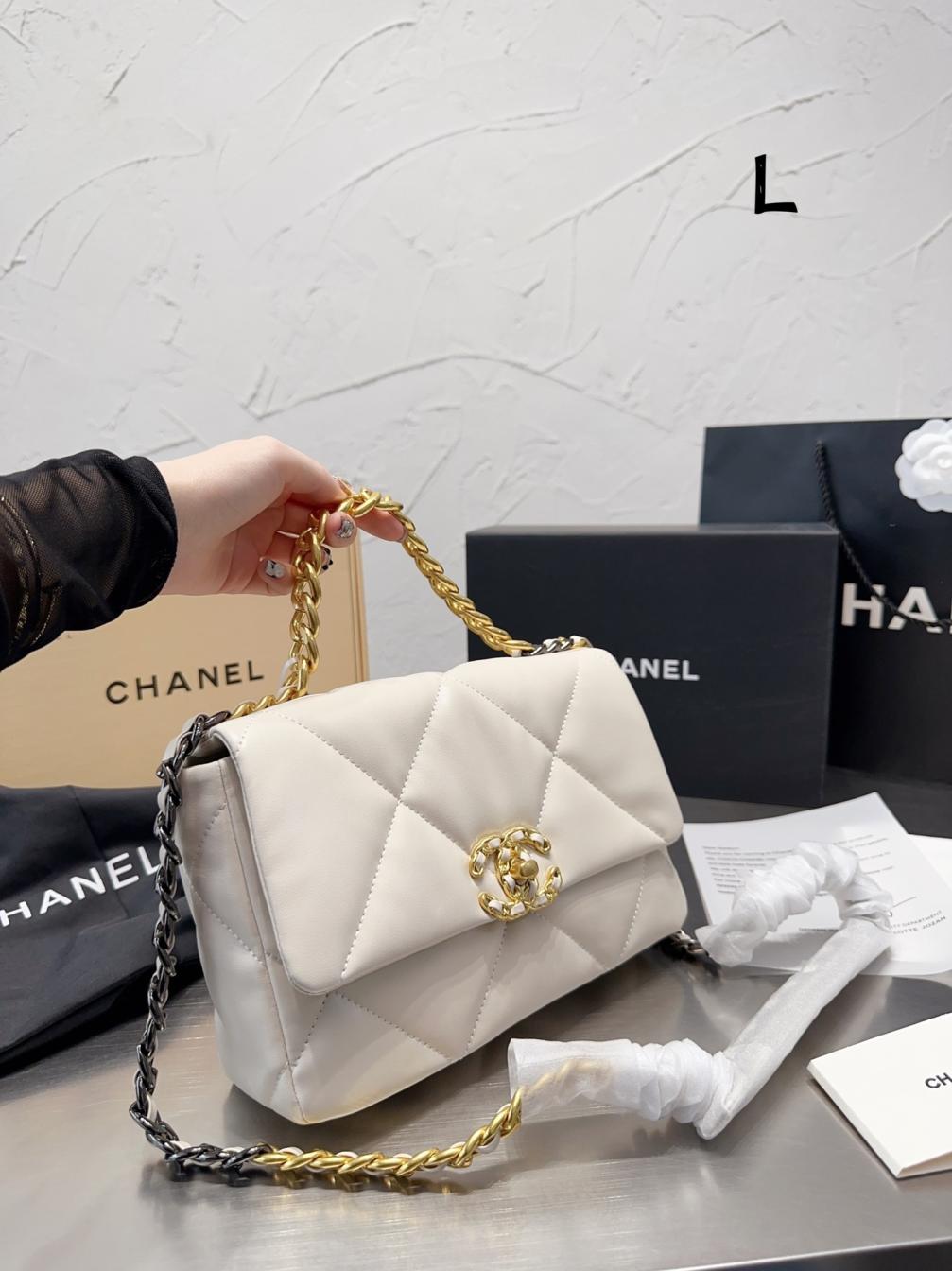 Chanel 19 bag 131405