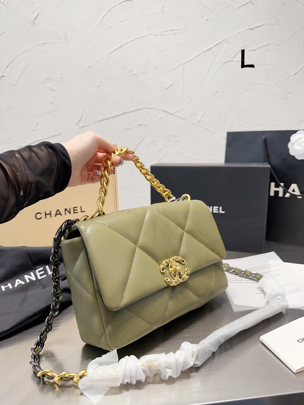 Chanel 19 bag 131405