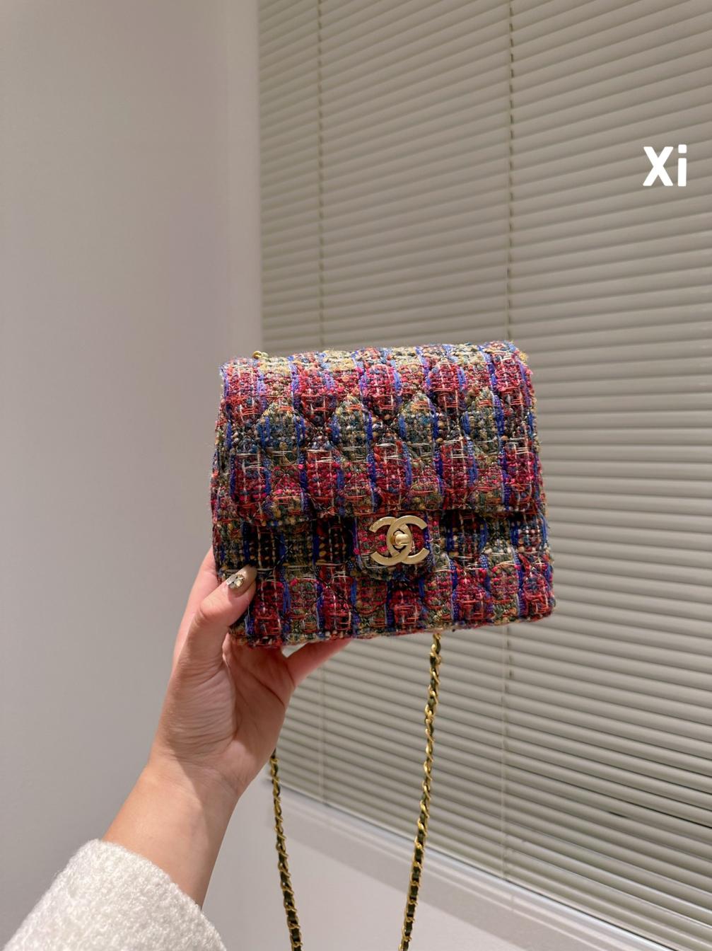Chanel wave square bag 131538