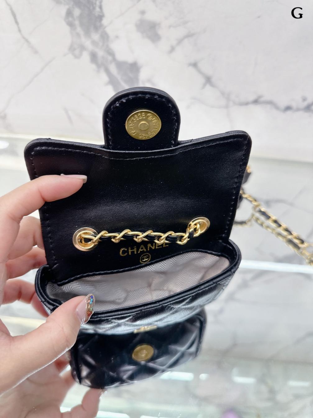Chanel new Bow lambskin 21K waistbag 131689