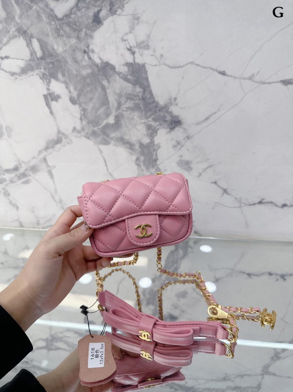 Chanel new Bow lambskin 21K waistbag 131689