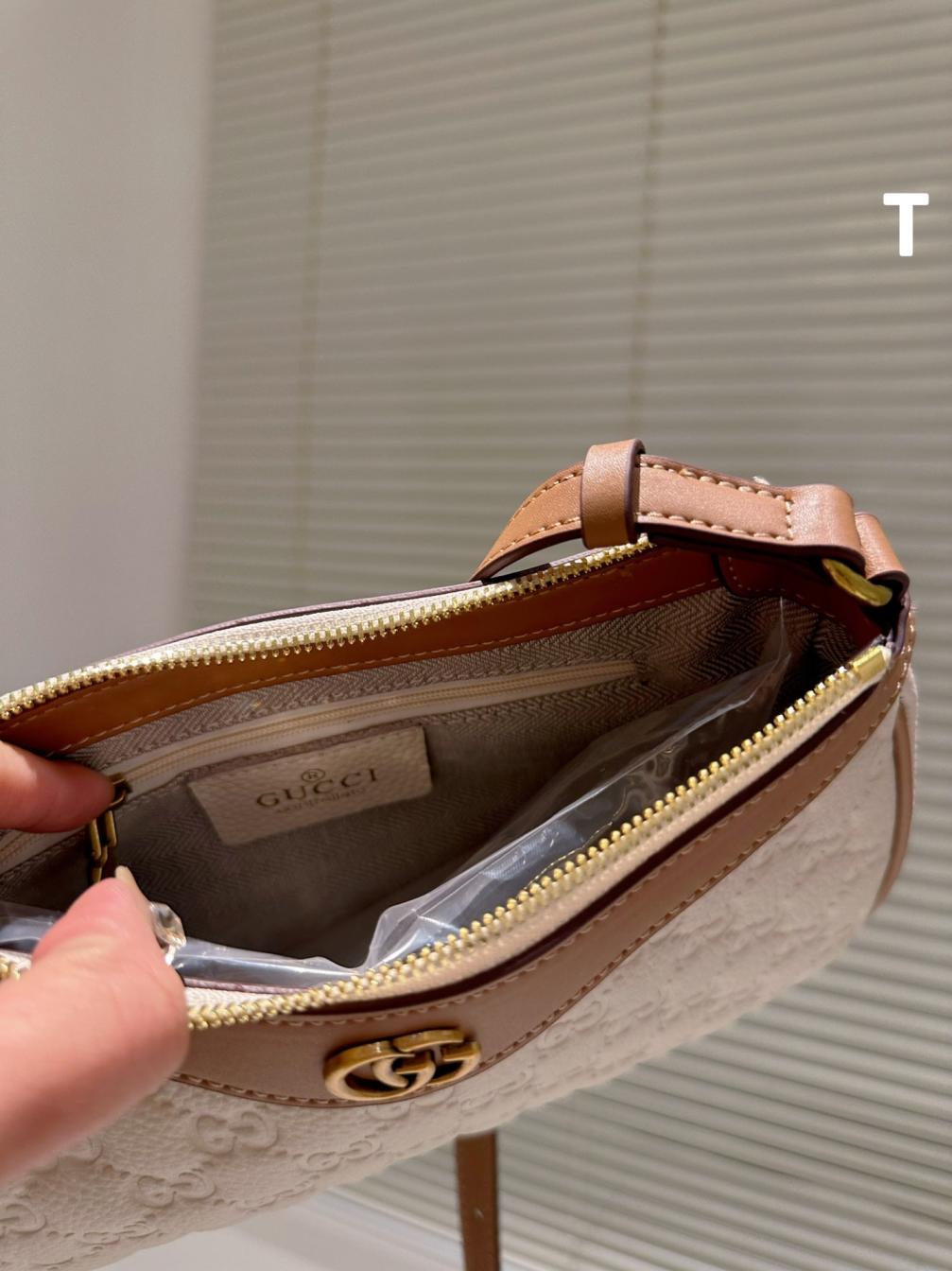 Gucci bag 131530