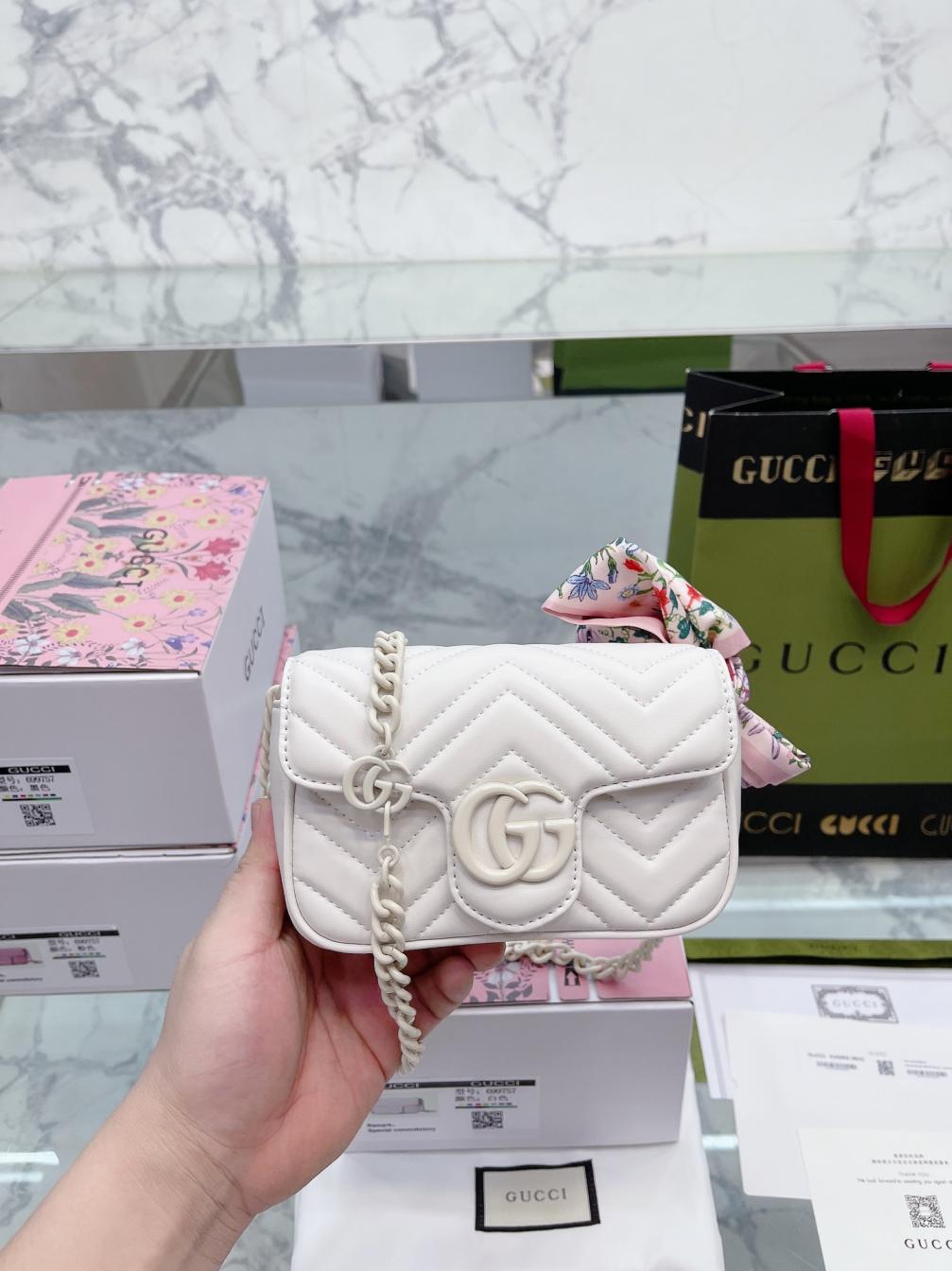 Gucci l GG Marmont waist bag 131625