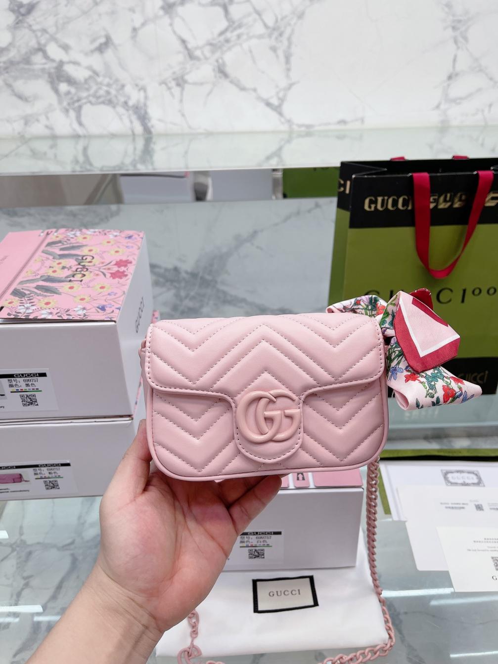 Gucci l GG Marmont waist bag 131625
