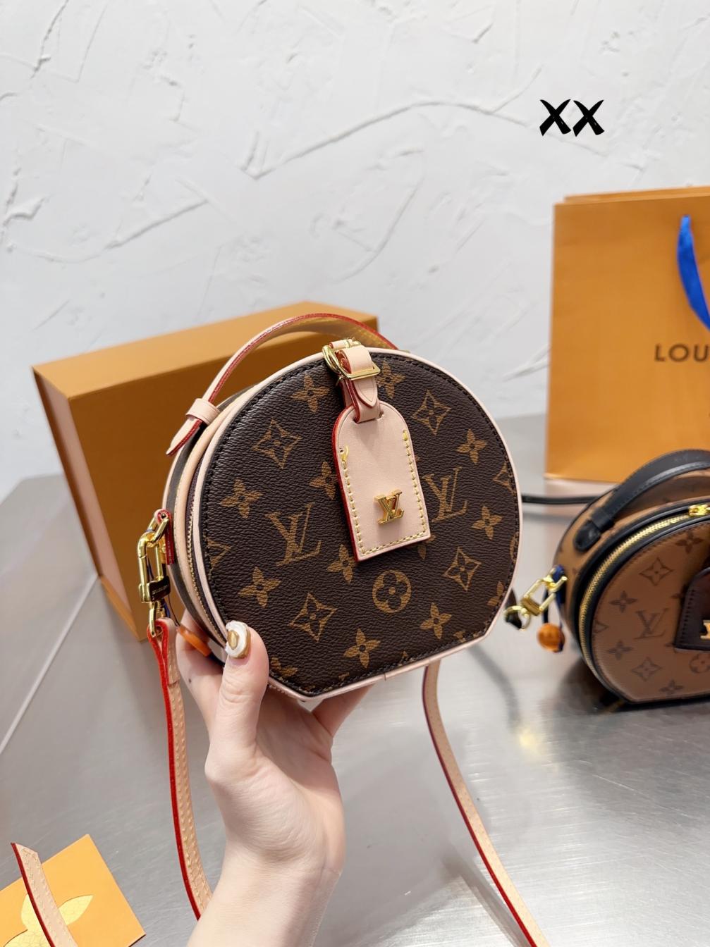 LV Louis vuitton circle bag