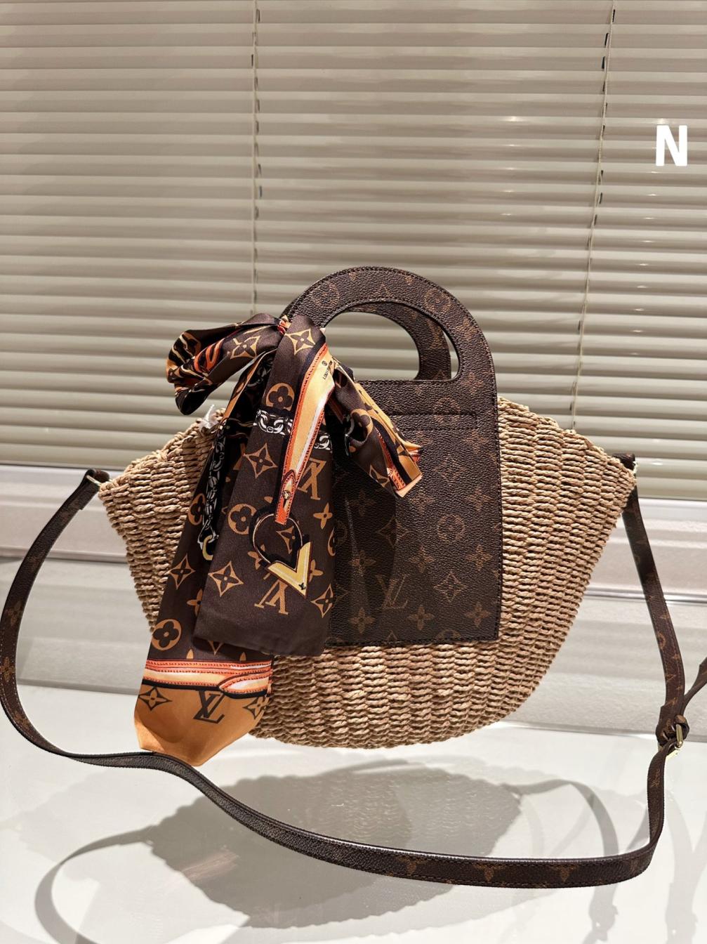 Lv Louis vuitton wave hand bag 131719