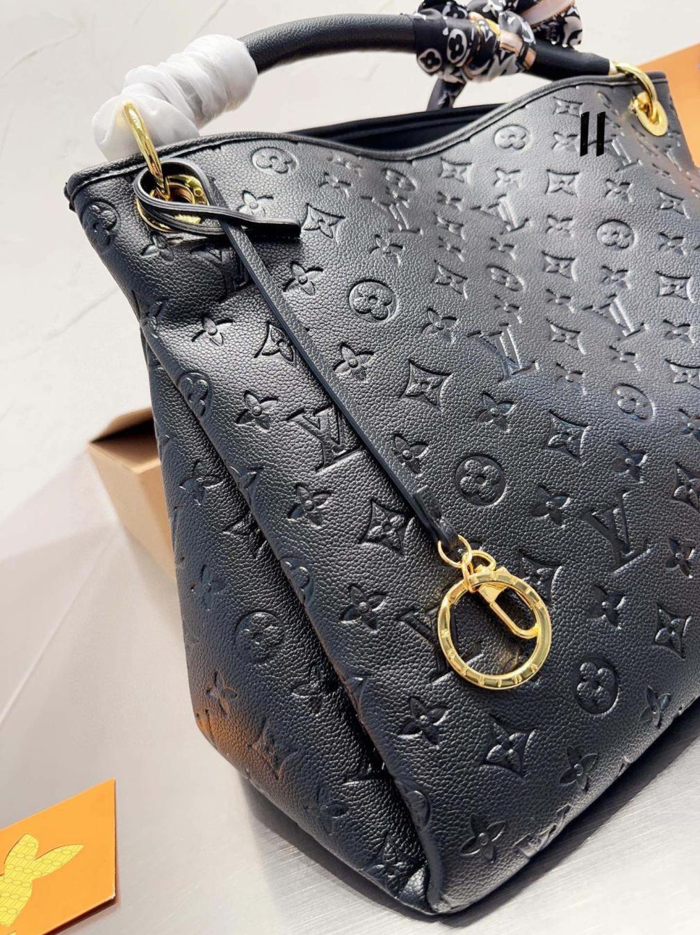 LV Louis vuitton tote bag 131599