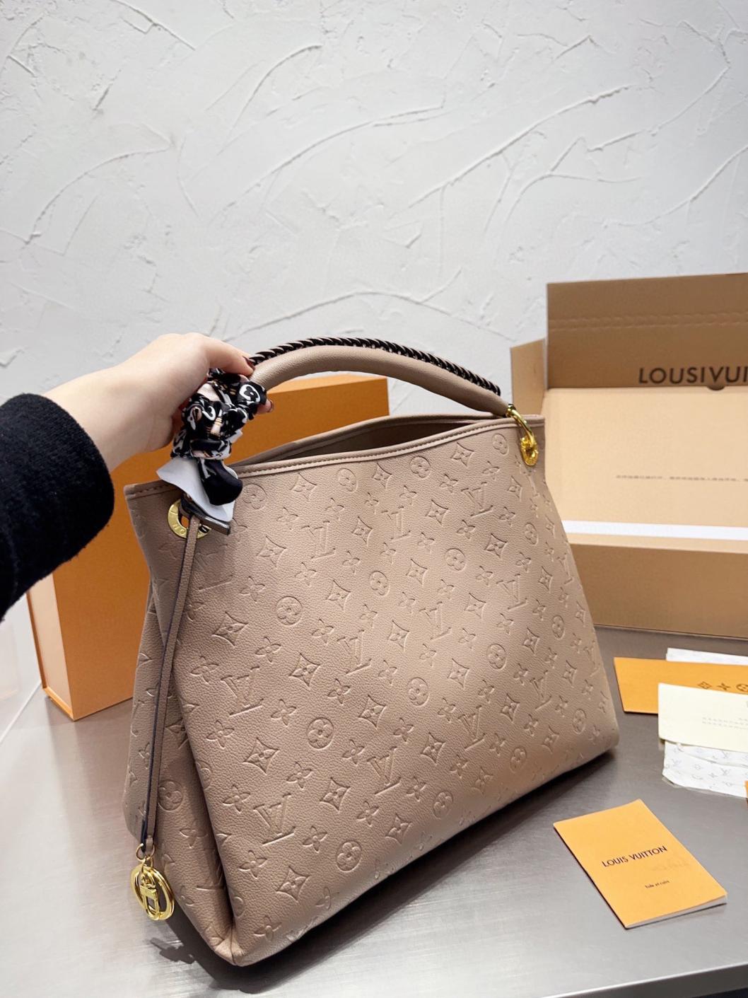 LV Louis vuitton tote bag 131599