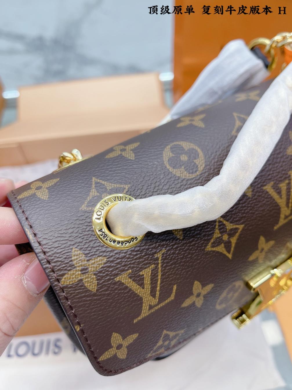 Lv Louis vuitton Chain Bag 131626