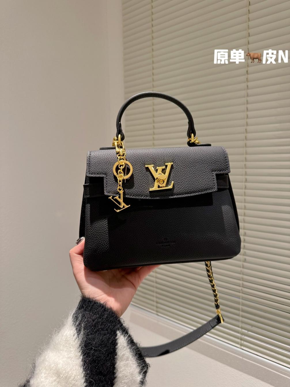 Lv lock me hand bag 131632