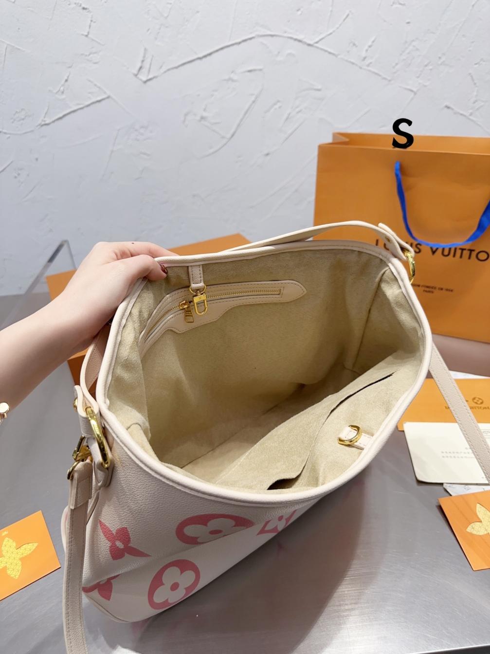 LV Louis vuitton tote bag 131673
