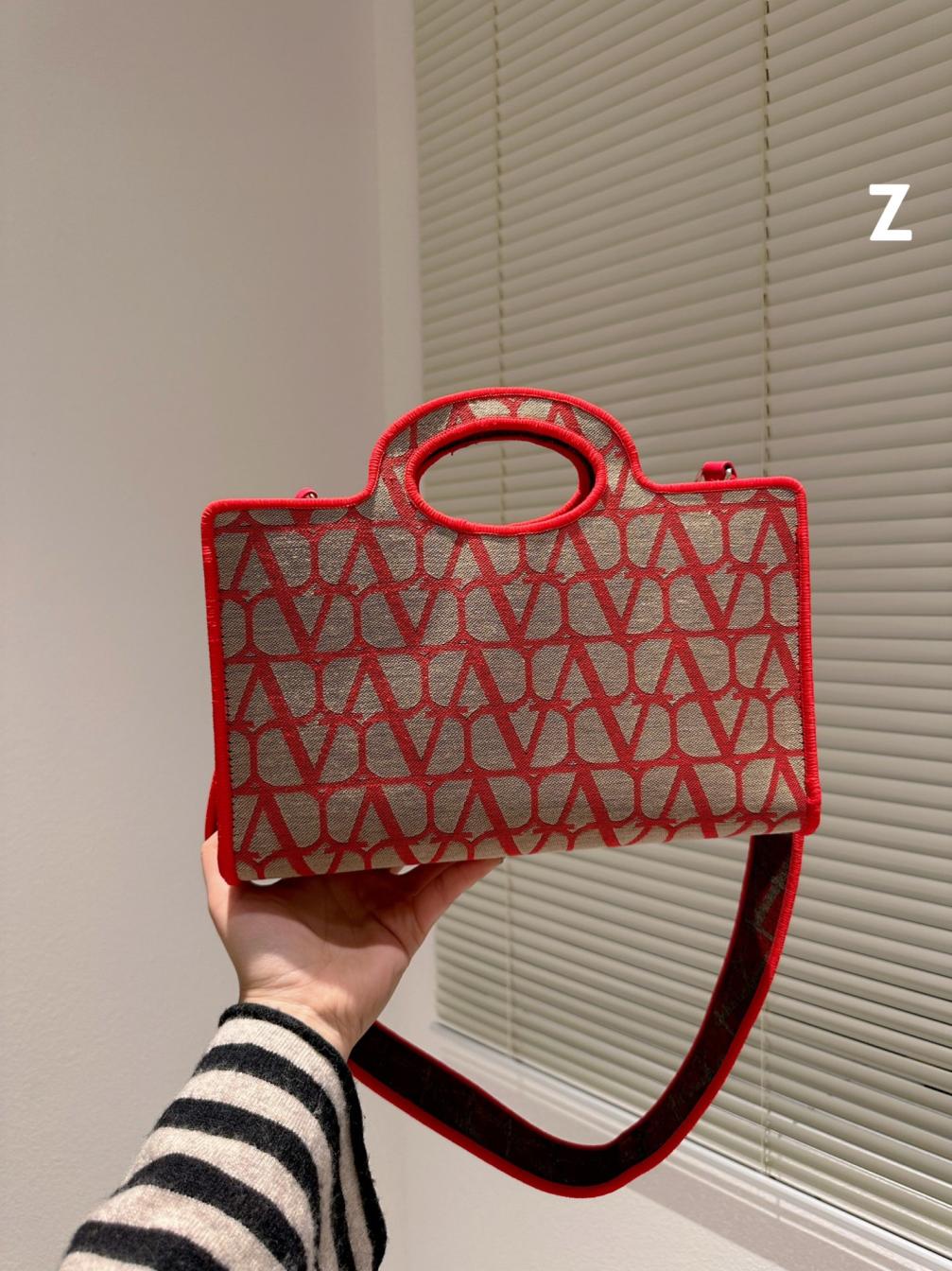 VALENTINO LA PETITEDEUXIEME V hand bag 131369