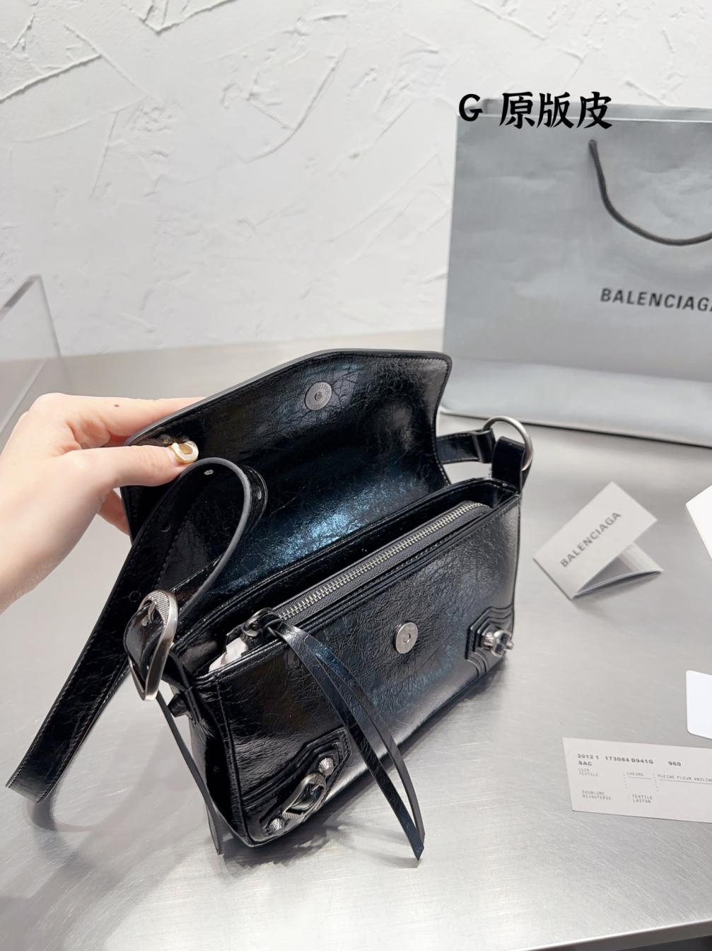 Balenciaga bag 131200