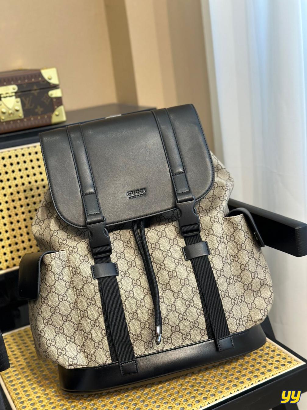 Gucci men Shoulder backpack 131753