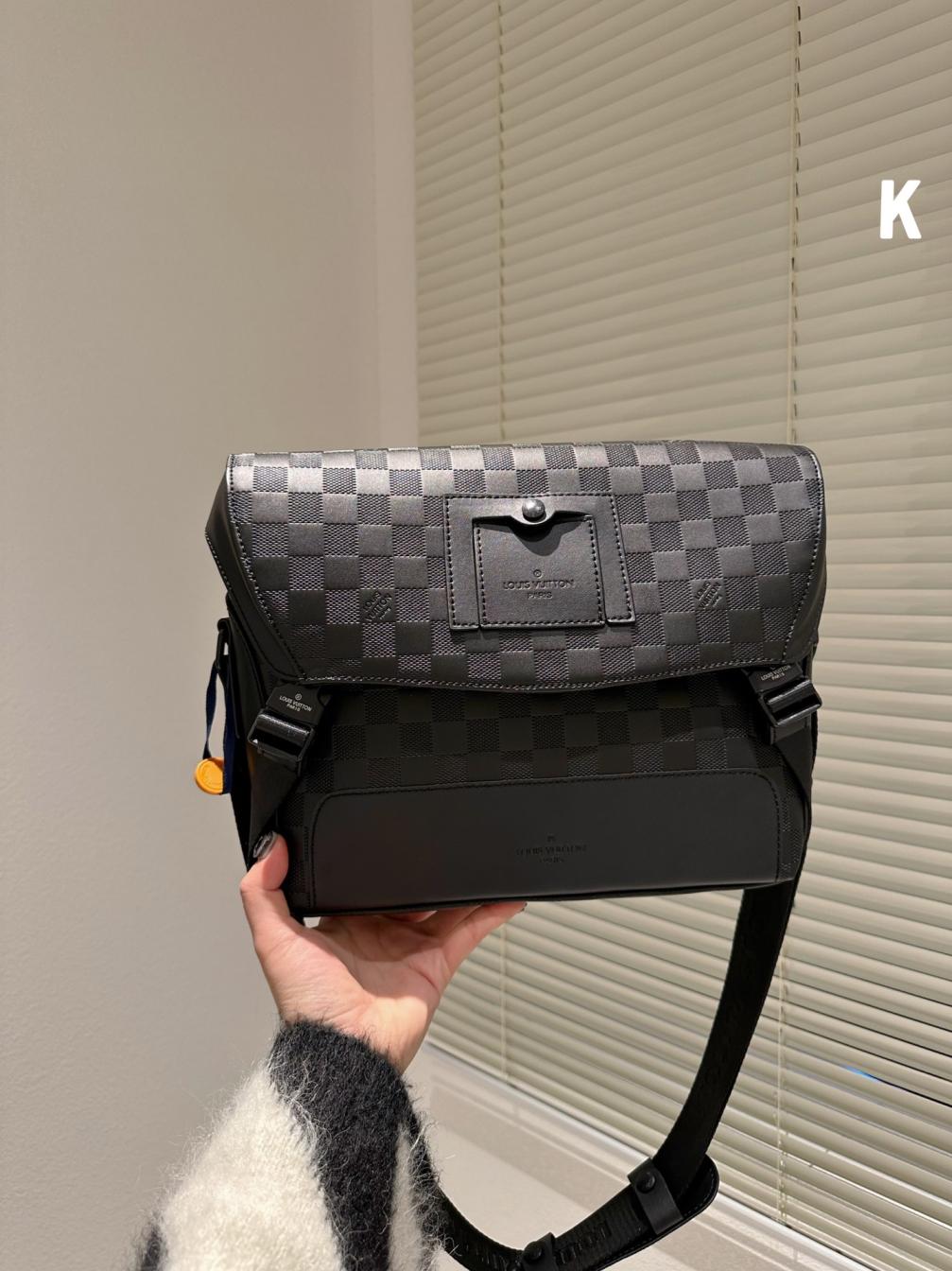 LV Louis vuitton men bag 131634