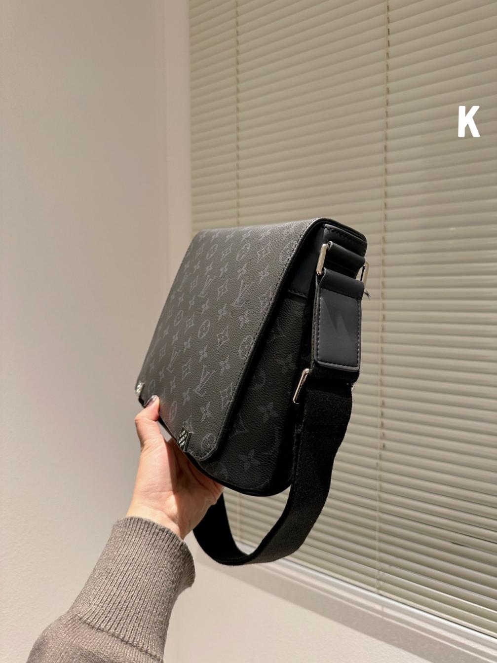 LV Louis Vuitton men N41028 bag