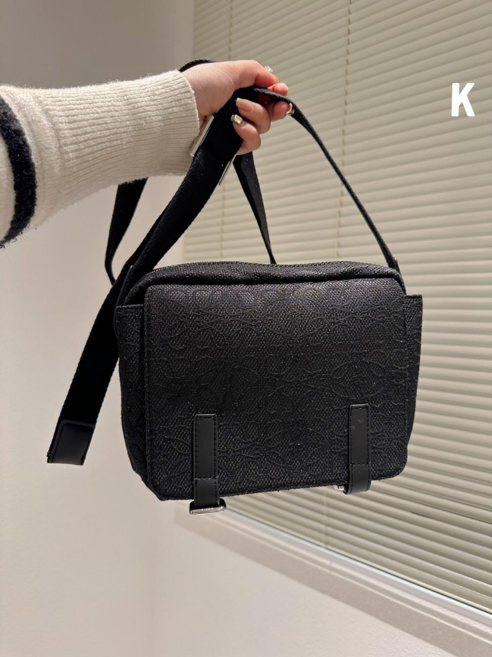 Loewe men bag 131194