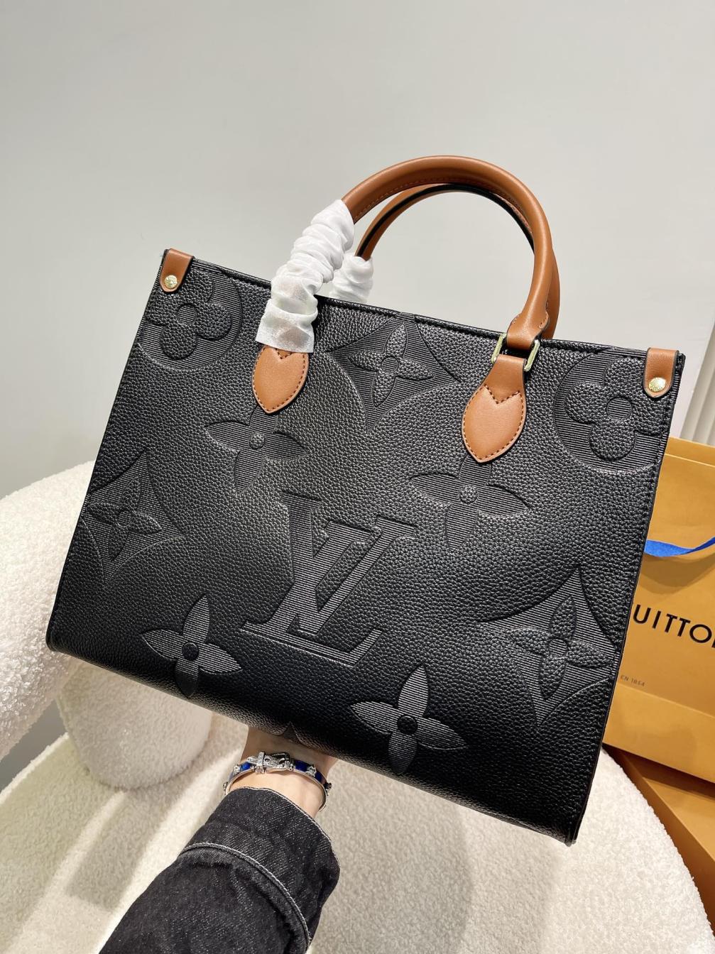 Lv Louis vuitton onthego handbag 35cm 131851