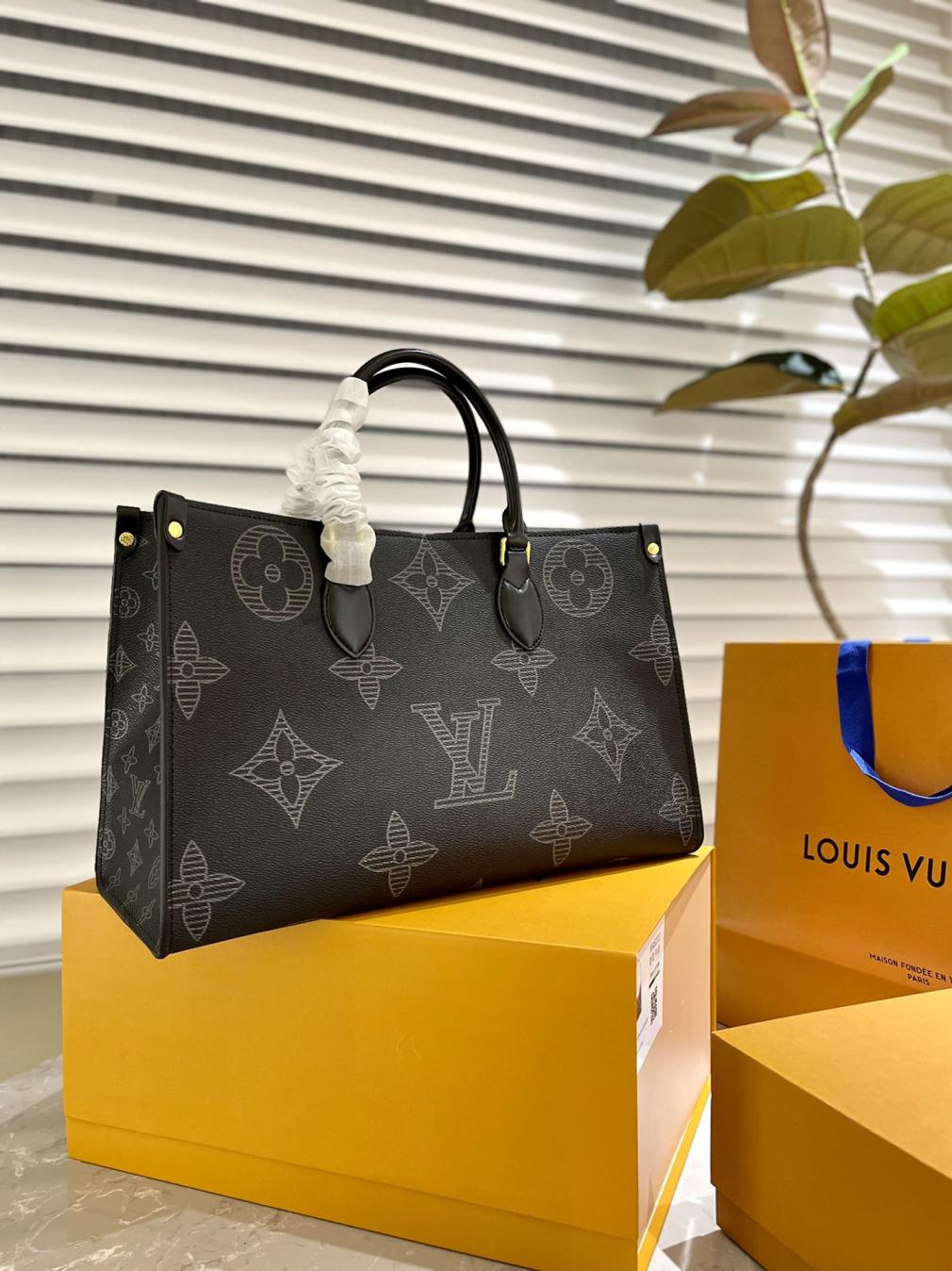 Lv Louis vuitton onthego handbag 131823