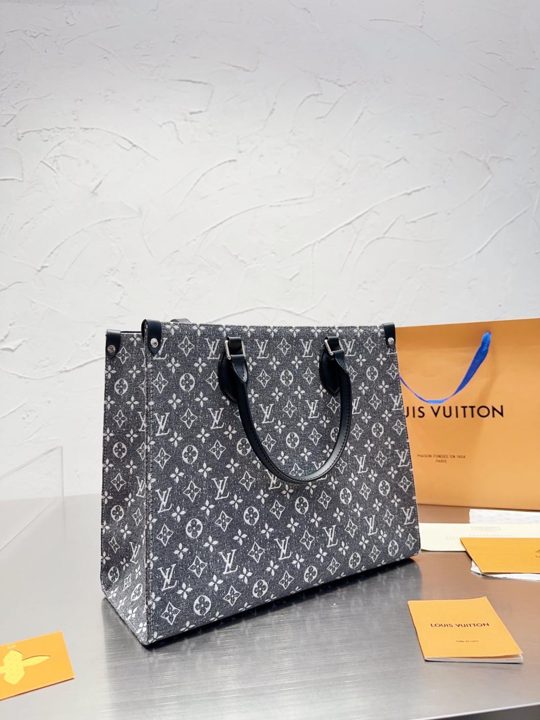Lv Louis vuitton canvas onthego handbag 36cm 131807