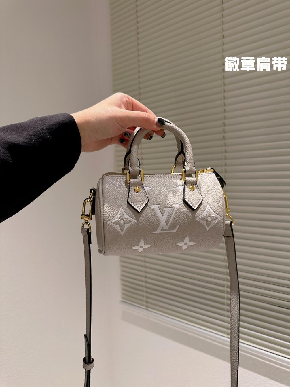 M81085 LV NANO speedy20 badge hand bag 131897