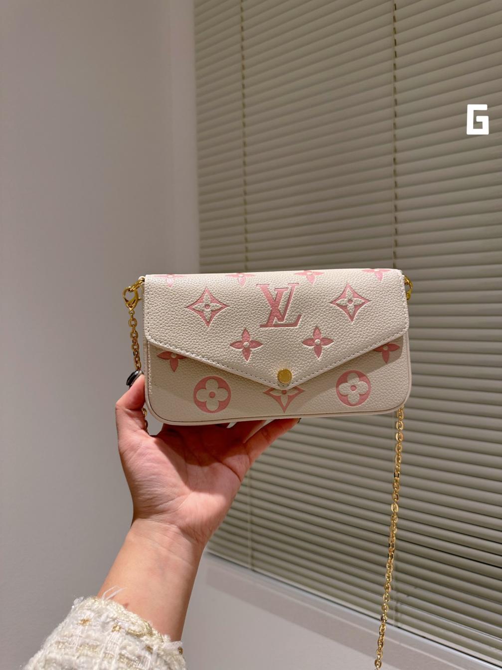 LV POCHETTE FÉLICIE bag 131912