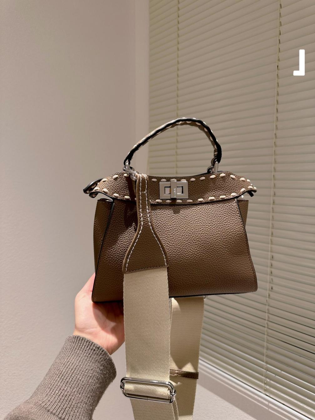 Fendi Peekaboo hand bag 131448