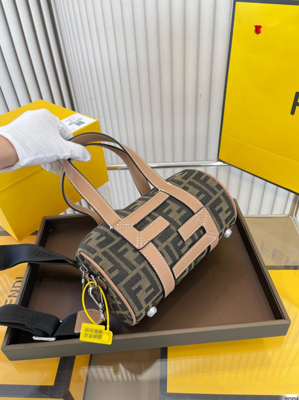 Fendi hand bag 132254