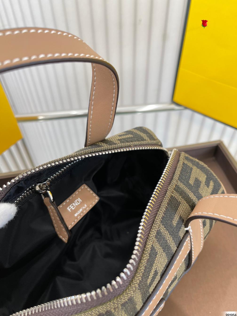 Fendi hand bag 132254