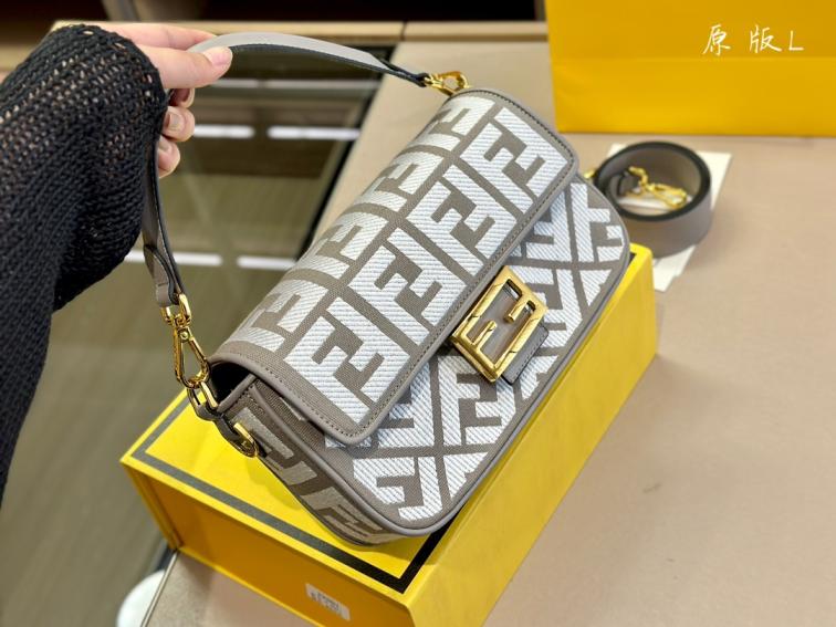Fendi Baguette bag 132343