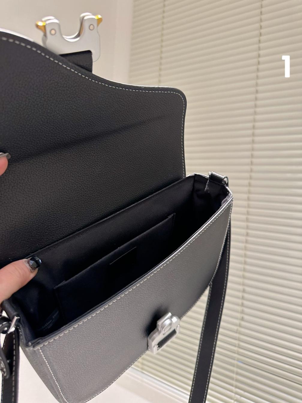 Dior bag for men 131573