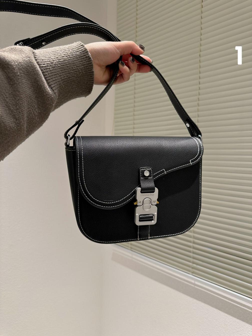 Dior bag for men 131573