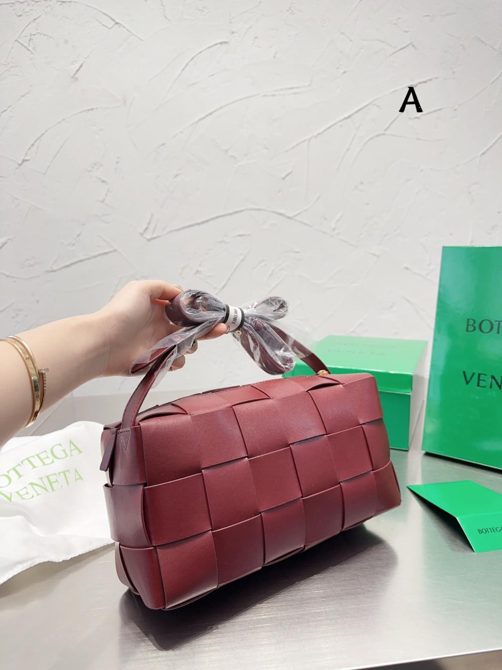 BV Bottega Veneta Cassette IT Bag 131504