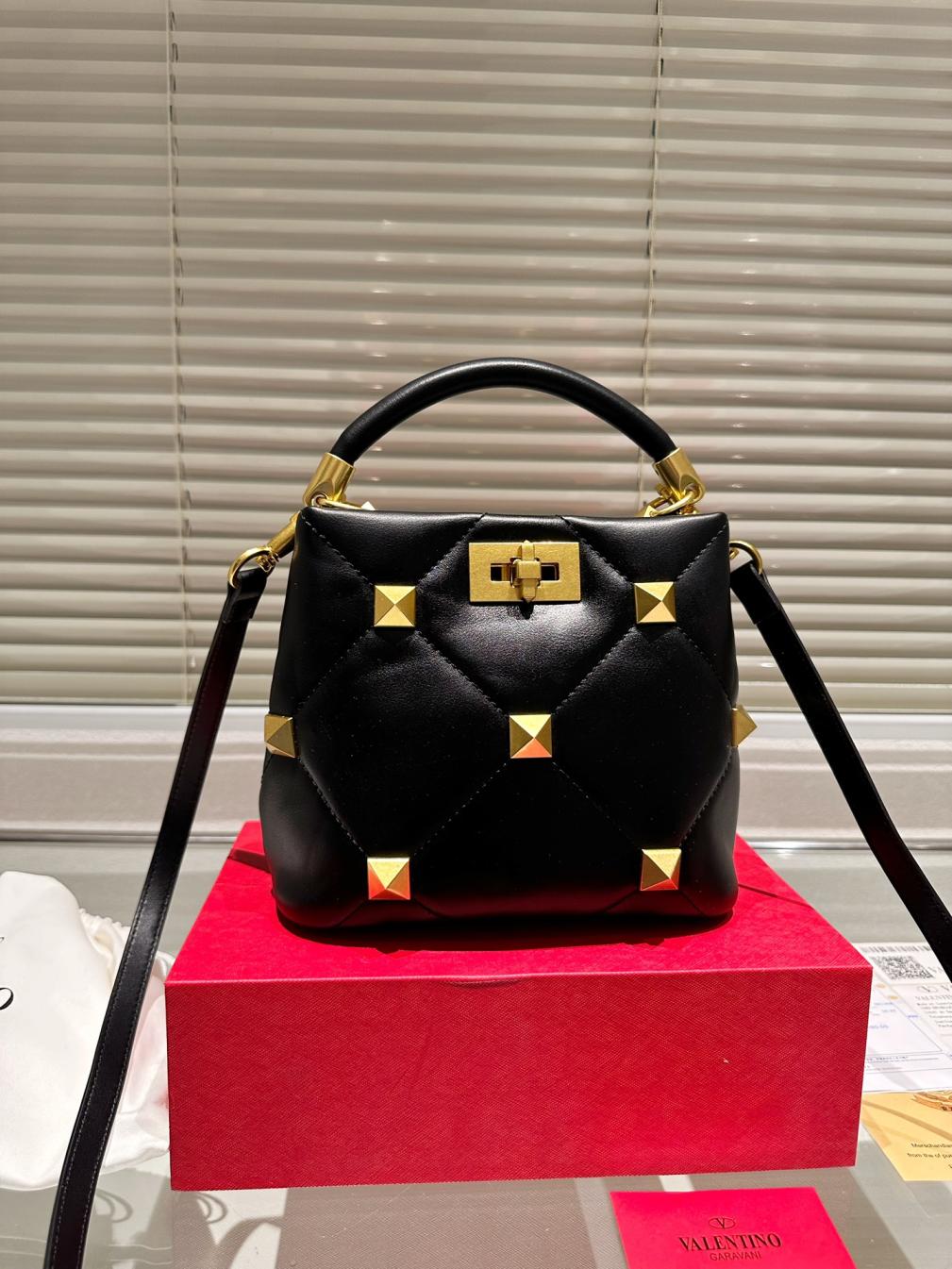 Valentino new bag 132226