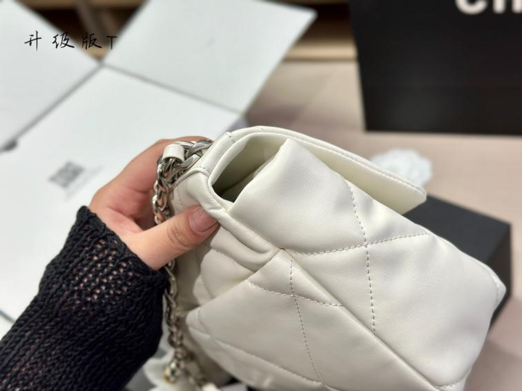 Chanel 19bag 132337