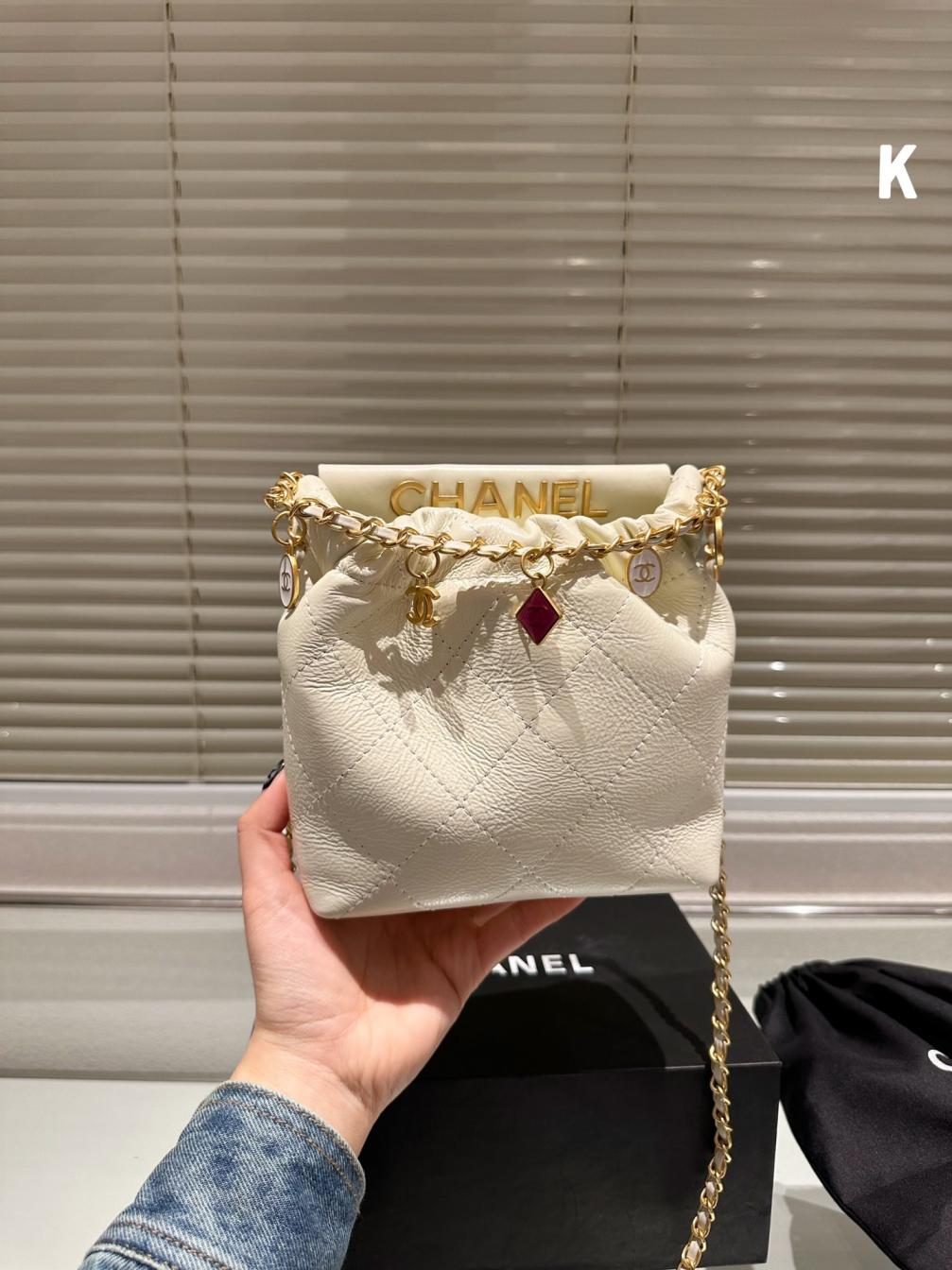 chanel 23p lambskin mini tote bag 132302
