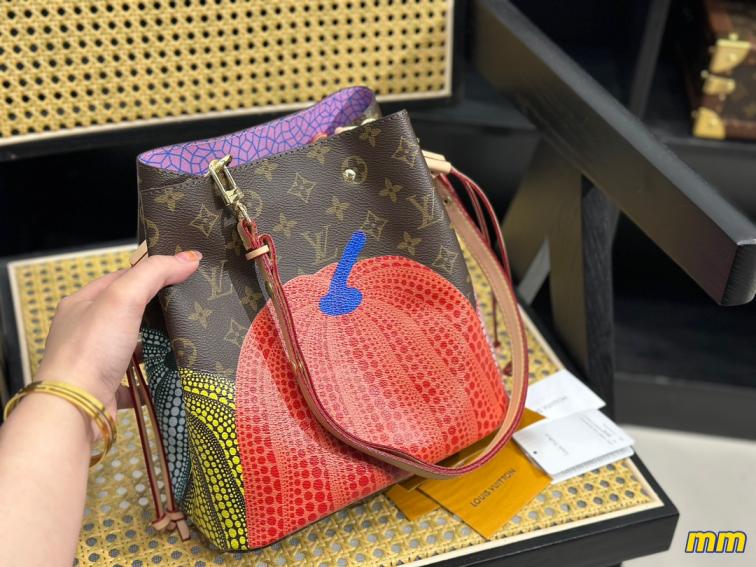LV nano bucket bag 132348