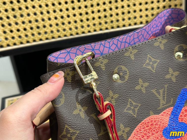LV nano bucket bag 132348