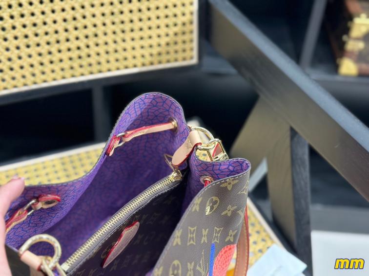 LV nano bucket bag 132348