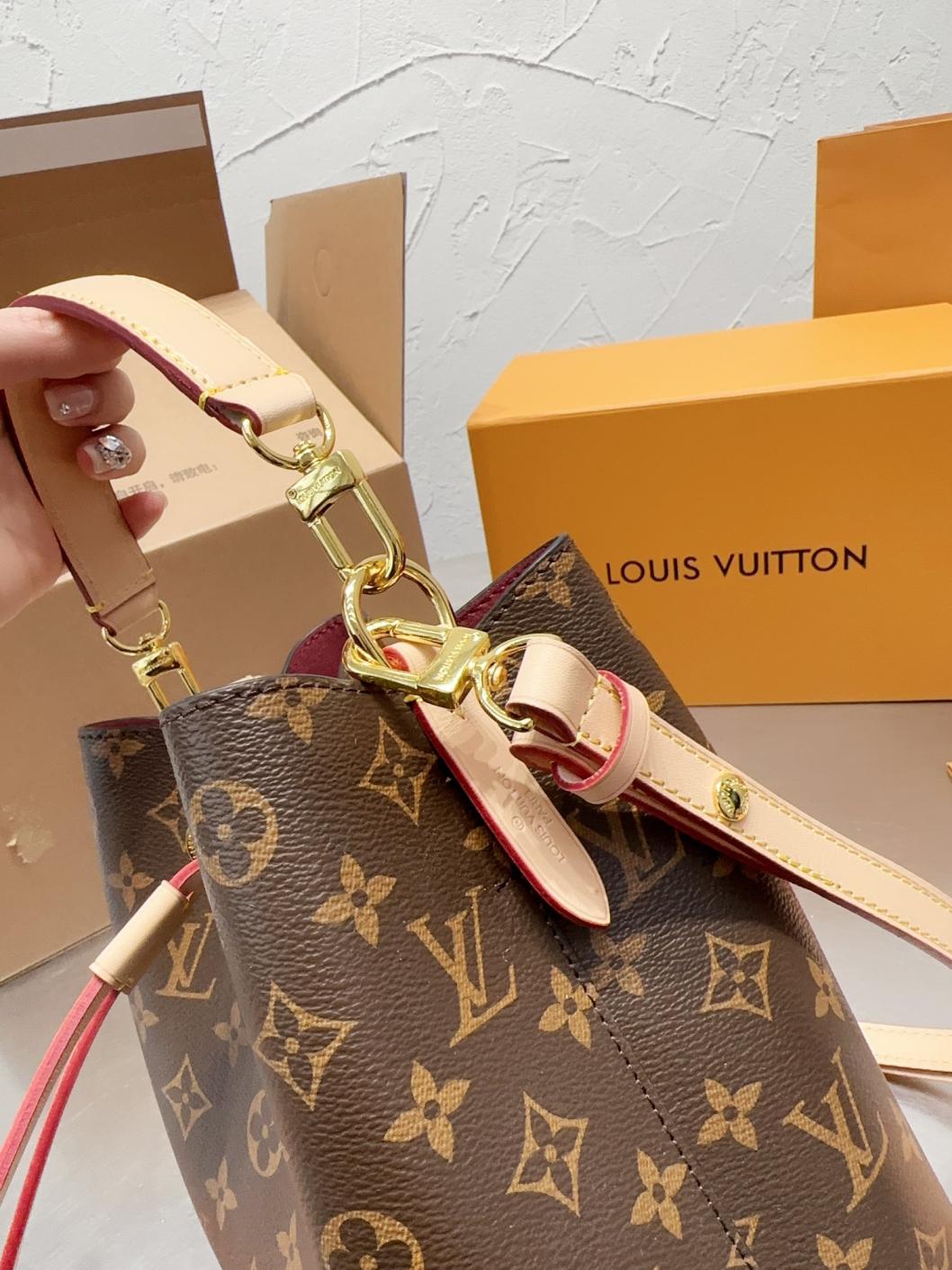 Louis Vuitton M44022 Lv Neonoe 132176