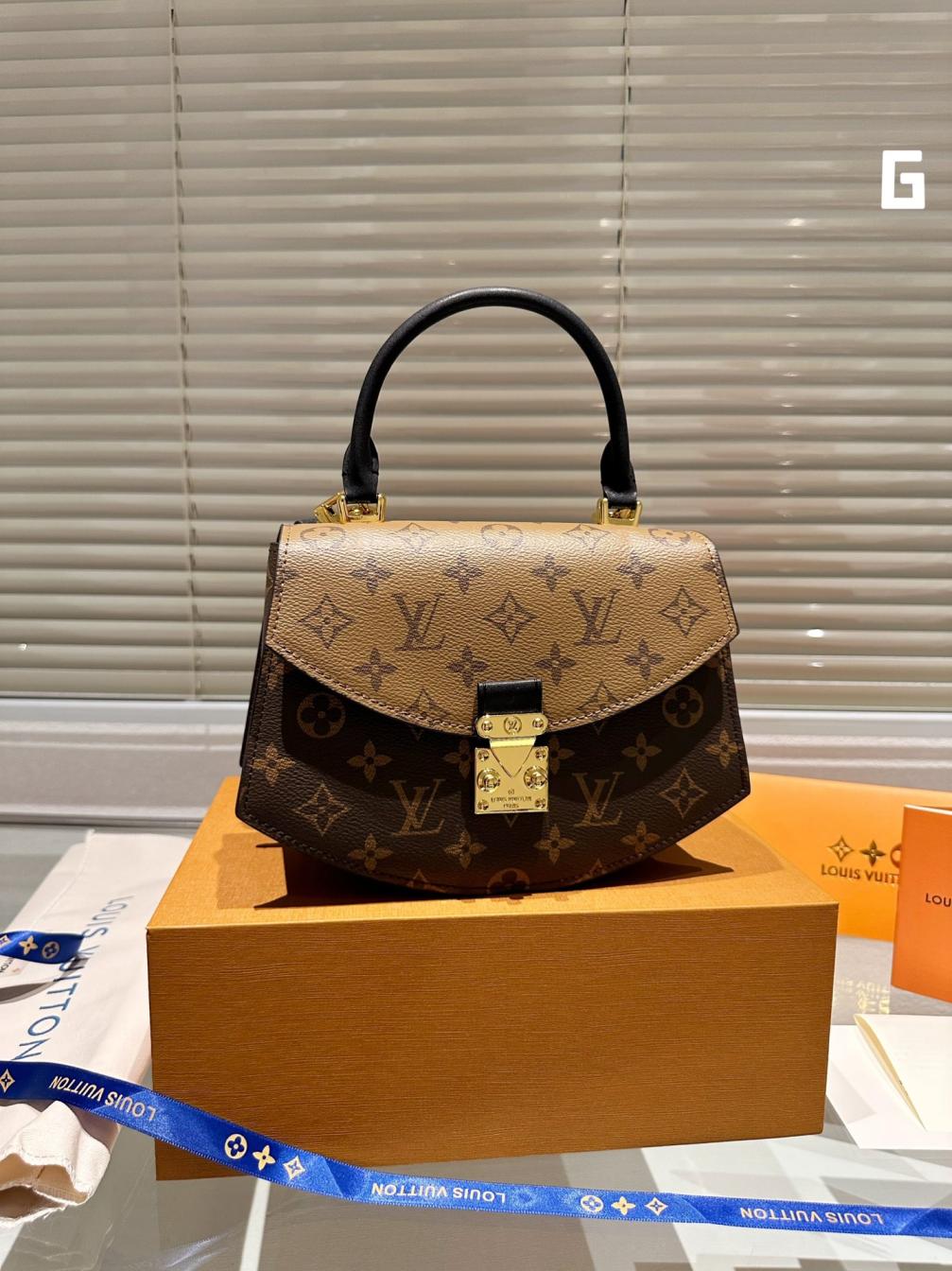 LV vintage hand bag 132166