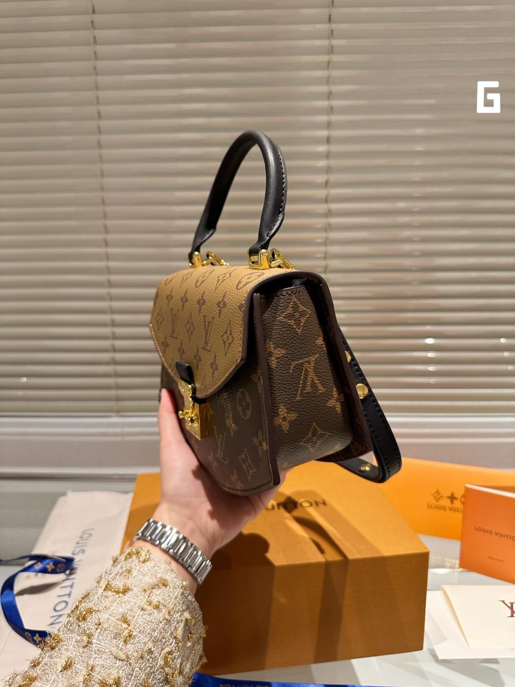 LV vintage hand bag 132166