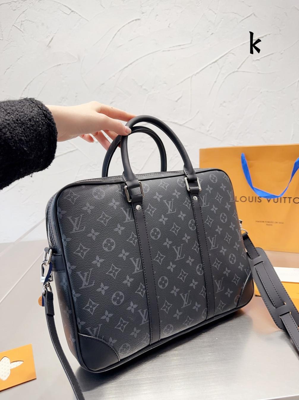 LV Louis Vuitton bag for men 132237